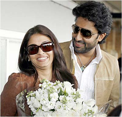 It's Aishwarya-Abhishek's 5th wedding anniversary